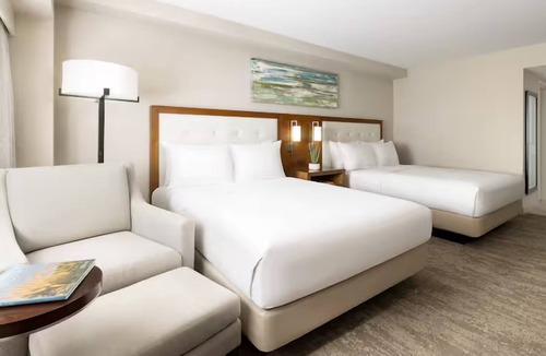 Tucson Hotel | Hilton Tucson 2 Queens: Picturesque Location, Outdoor Pool Access
