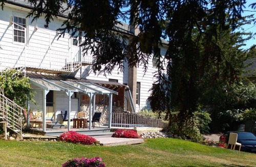 Port Albert House | Historic Inn Vacation Rental