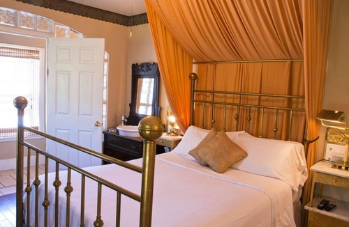 Port Albert House | Historic Inn Rental located in beautiful Port Albert, Ontario!