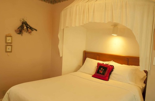 Port Albert House | Historic Inn Rental located in beautiful Port Albert, Ontario!