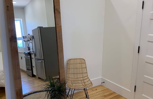 Kincardine Apartment | Historic 1 Bedroom Beach Loft - Boutique Styled, Beach, Lake, stay Drifter Lofts