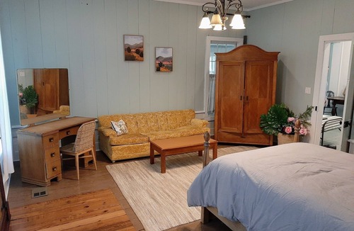 Sturgis House | Historic 1851 Farmhouse Retreat