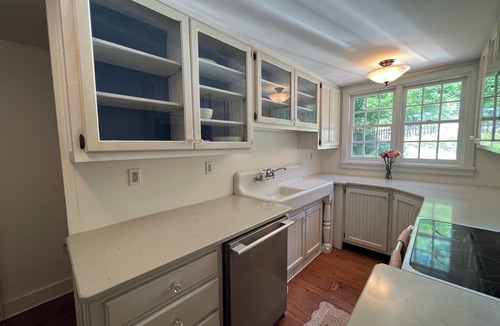 Kenvil House | Historic 5-bedroom house with beautiful back yard suitable for private events.