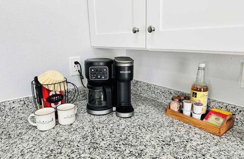Dixieland Apartment | Historic Carriage House Apt-Guest Favorite!