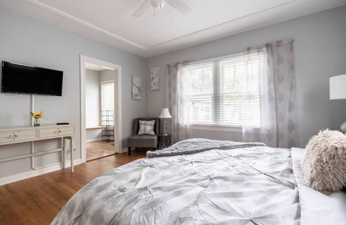 Lake Eola Heights Apartment | Historic district of Lake Eola | Orlando| Parking