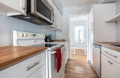 Lake Eola Heights Apartment | Historic district of Lake Eola | Orlando| Parking