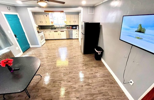 Beaver Meadows Apartment | Historic Downtown Beaver Meadows l 3 bd 4 sofa bd w Dishwasher Laundry & Kureg