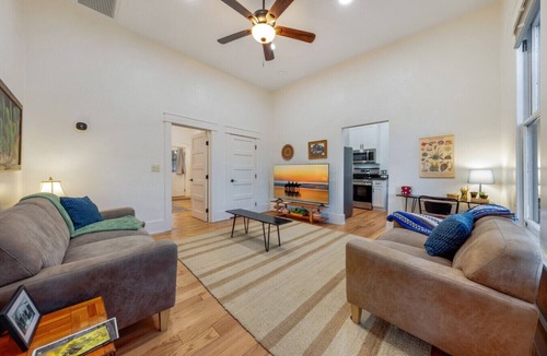 Iron Horse House | Historic Duplex/1 BR 1 BA/Near 4th & Congress