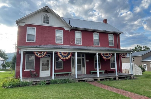 Beverly House | Historic Laura Jackson Arnold House