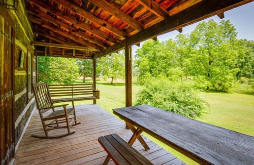 Drifting House | Historic Morrisdale Area Cabin w/Deck & Fireplace