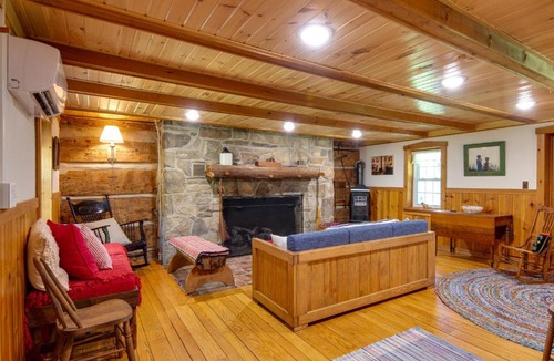 Drifting House | Historic Morrisdale Area Cabin w/Deck & Fireplace