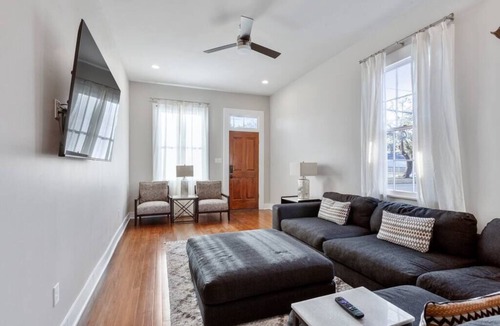 Faubourg Delassize House | Historical Charm with Modern Touch 5 Bedrooms 4 Bathrooms, Centrally Located