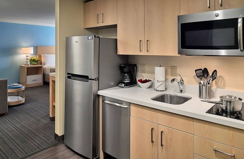 Central Business District Resort | History Break! Spacious Downtown Base, Perfect Locale for French Quarter