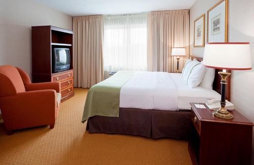 Budd Lake Hotel | Holiday Inn Budd Lake - Rockaway Area by IHG