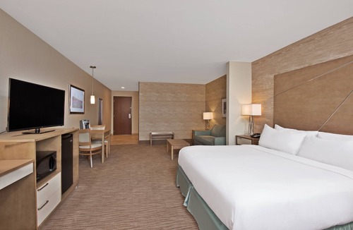 New Cumberland Hotel | Holiday Inn Express & Suites New Cumberland by IHG