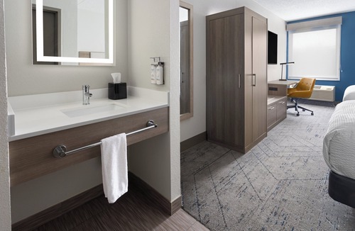 Harrisburg Hotel | Holiday Inn Express Harrisburg I-81 – Hershey by IHG