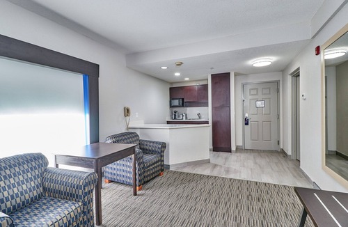 Clearwater Hotel | Holiday Inn Express Hotel & Suites Clearwater/Us 19 N by IHG