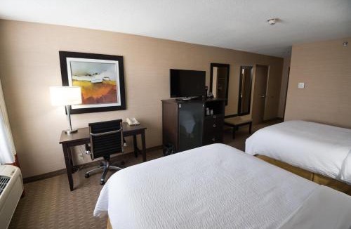 Chatham-Kent Hotel | Holiday Inn Express Hotel & Suites Chatham South by IHG