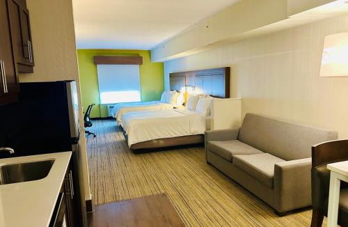 Halton Regional Municipality Hotel | Holiday Inn Express Hotel & Suites Milton by IHG