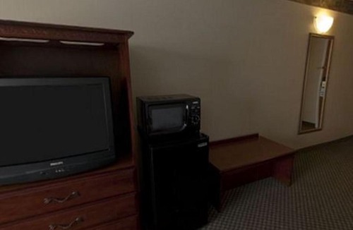 Forest Hotel | Holiday Inn Express Hotel & Suites Forest by IHG