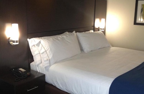 Gunter Afs Hotel | Holiday Inn Express Montgomery East I-85 by IHG
