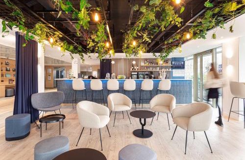 La Villette Hotel | Holiday Inn Express Paris-Canal De La Villette by IHG