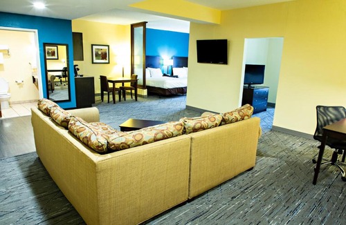 Rossville Hotel | Holiday Inn Express & Suites Harrisburg West