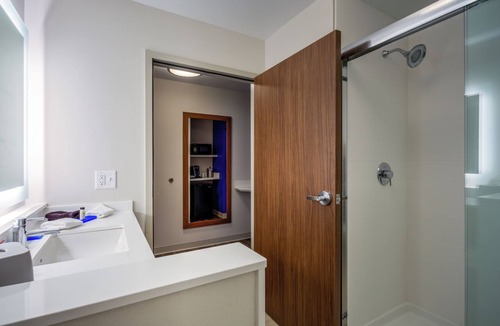 Reedsville Hotel | Holiday Inn Express & Suites Reedsville - State Coll Area by IHG