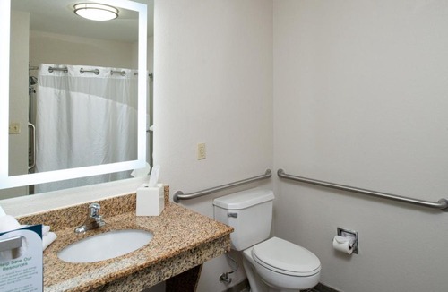 Farmington Hotel | Holiday Inn Express & Suites Farmington Bloomfield by IHG