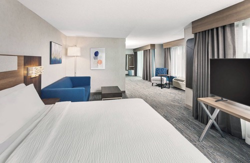 North Lima Hotel | Holiday Inn Express & Suites North Lima by IHG
