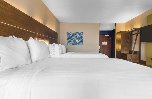 Clarion Hotel | Holiday Inn Express & Suites Clarion by IHG