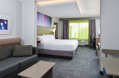 Shippensburg Hotel | Holiday Inn Express & Suites Shippensburg by IHG