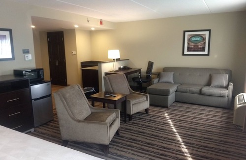 Middletown Hotel | Holiday Inn Harrisburg East by IHG