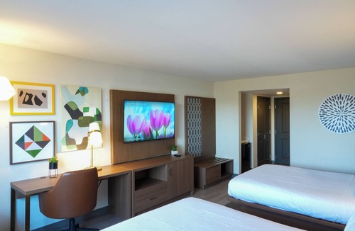 South Mountain Hotel | Holiday Inn Hotel & Suites PHOENIX AIRPORT by IHG