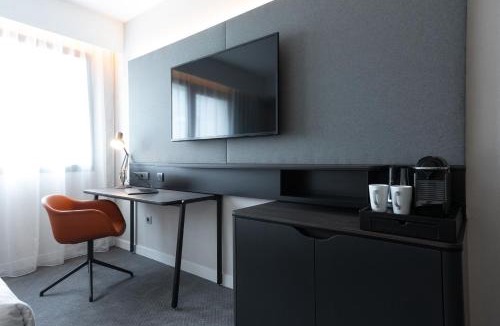 Roissy-en-France Hotel | Holiday Inn Paris CDG Airport an IHG Hotel