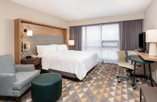 Etobicoke Hotel | Holiday Inn Toronto Airport East by IHG
