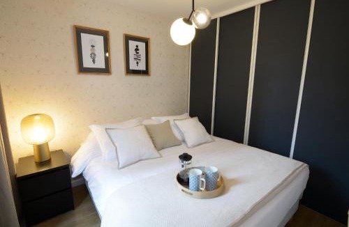 Hopital Saint-Louis Apartment | HolidaysInParis - Republique