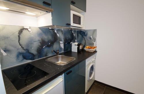 Hopital Saint-Louis Apartment | HolidaysInParis - Republique