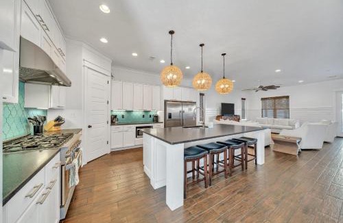 Frangista Beach House | Hollywood & Divine