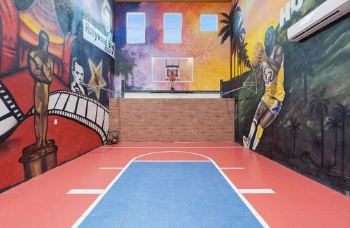 Windwood Bay House | Hollywood Themed Mega Mansion/Sleeps 62!/Your own Lazy River/Firepit/