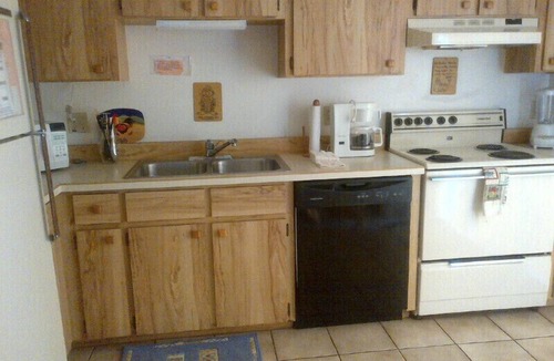 Indian Wells House | Home 5 min from Disney,Perfect for Families & Pets! Fenced Yard, Pool! Free Wifi