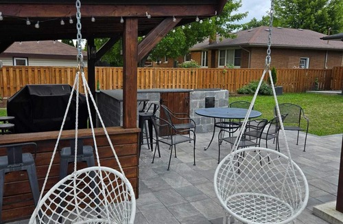 Niagara-on-the-Lake House | Home away from home, in the picturesque Niagara on the lake.