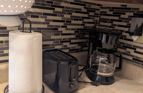 Howard House | Home Away from Home - Close to PSU, Hunting, & Fishing