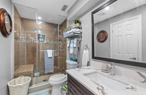 Meadowvale Village House | Home Away from Home Ideal for Long Stays
