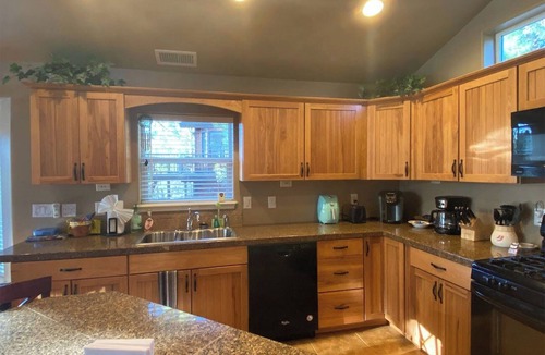 Kachina Village Cabin | Home in the Pines Bathroom for Every Bedroom