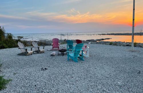 Northern Bruce Peninsula House | Home of the Living Sunset