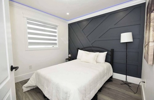 Brampton House | Home Sweet Home + Free Parking & WiFi
