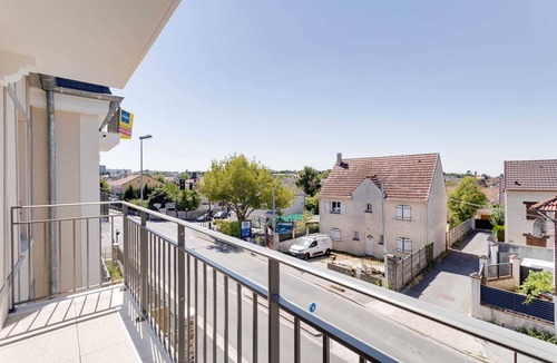 Les Luats Apartment | Homerez - Apartment in Villiers-sur-Marne
