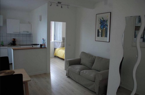Rosny-sous-Bois Apartment | Homerez - Apartment in Rosny-sous-Bois