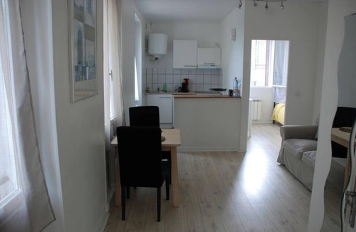 Rosny-sous-Bois Apartment | Homerez - Apartment in Rosny-sous-Bois